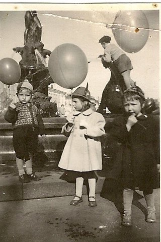 Havis Amanda, Vappuna 1952, foto: Antero Arola