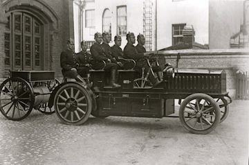 Stadin eka sähköinen paloauto.