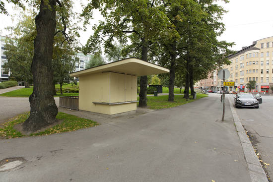 Helsinki 4.10.2015. Kioski. Museokatu/Dagmarinkatu. Foto: Patrik Lindström